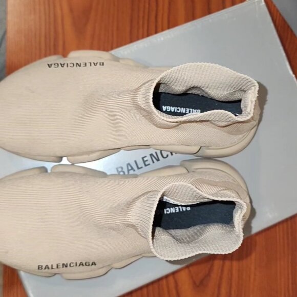 Authentic Balenciaga - Picture 5 of 6
